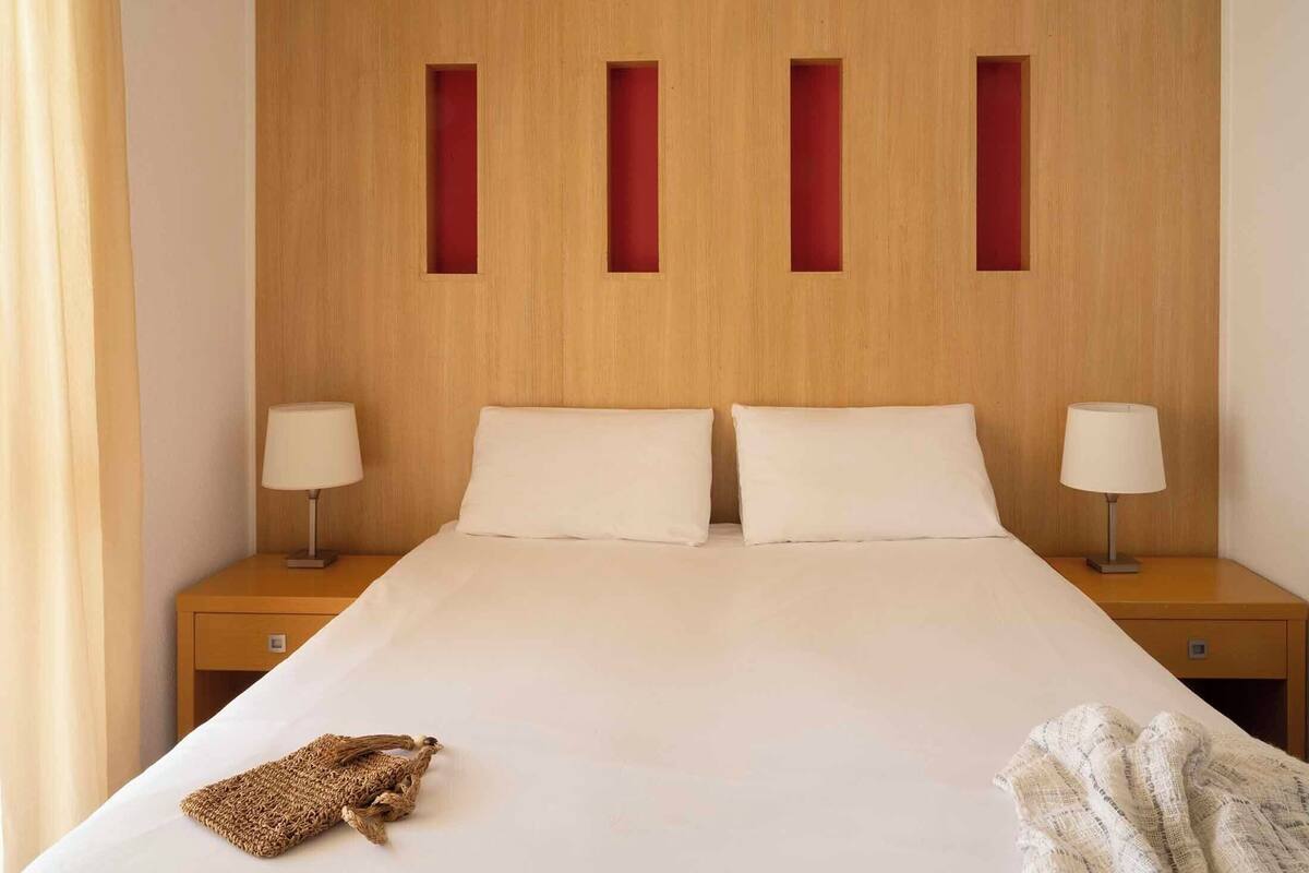 In-room safe, desk, iron/ironing board, cots/infant beds