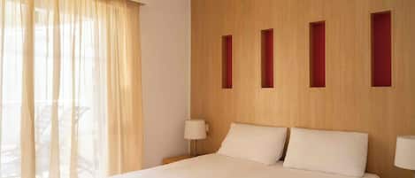 In-room safe, desk, iron/ironing board, cots/infant beds