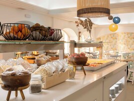 Daily continental breakfast for a fee