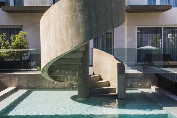 Outdoor pool, sun loungers