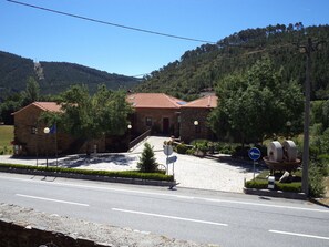 Front of property - Casa Lagar Da Alagoa (Manteigas)