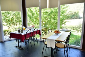 Free daily full breakfast - Casa Lagar Da Alagoa (Manteigas)