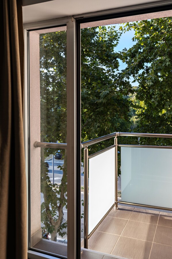 Familien-Doppel- oder -Zweibettzimmer | Balkon