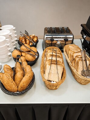 Free daily buffet breakfast
