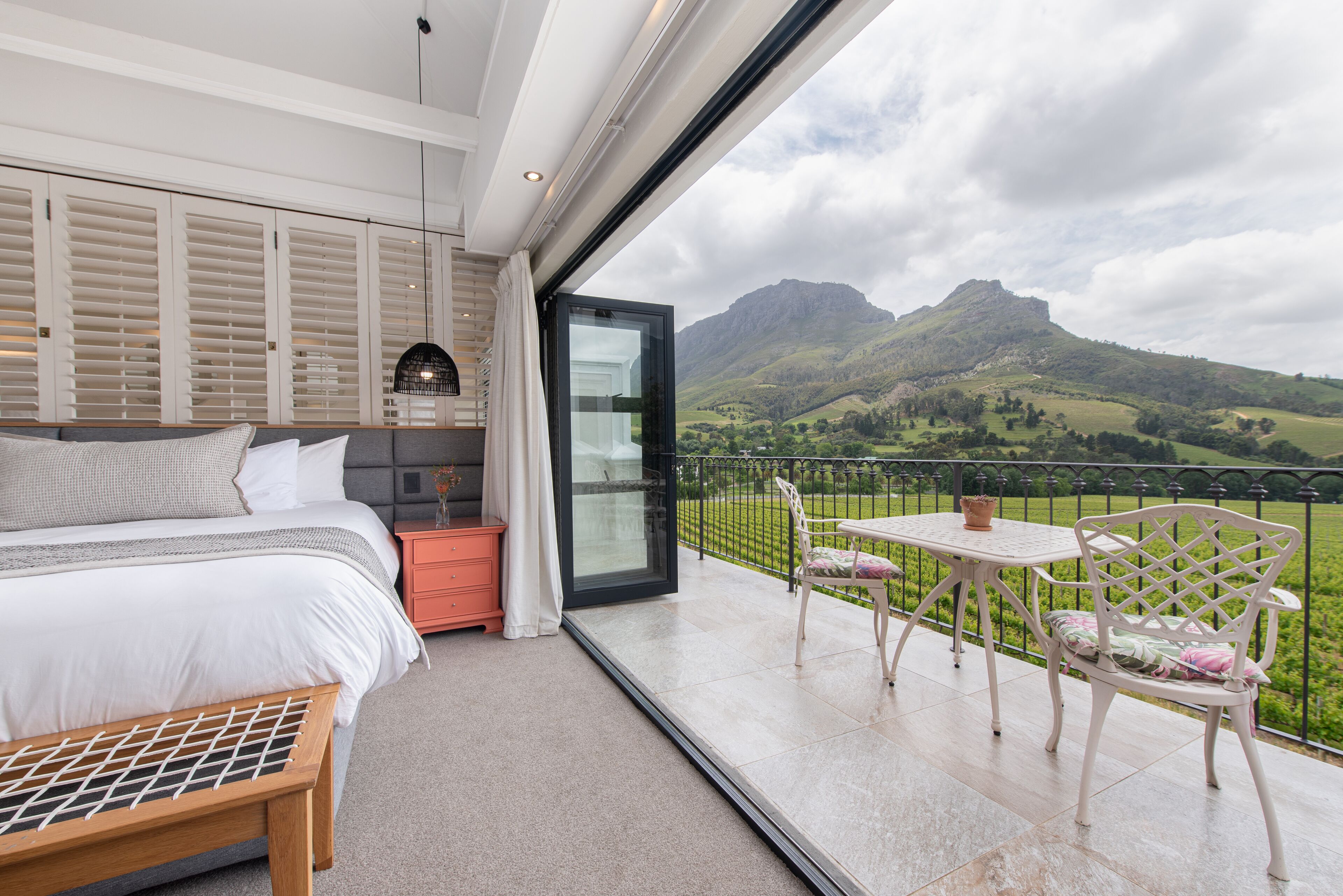 Minibar, in-room safe, individually decorated, individually furnished