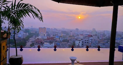 Hotel Yadanarbon