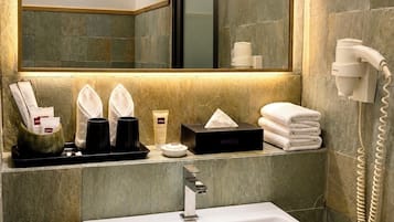 Premium Double Room, 1 King Bed, City View | Bathroom | Shower, rainfall showerhead, free toiletries, hair dryer