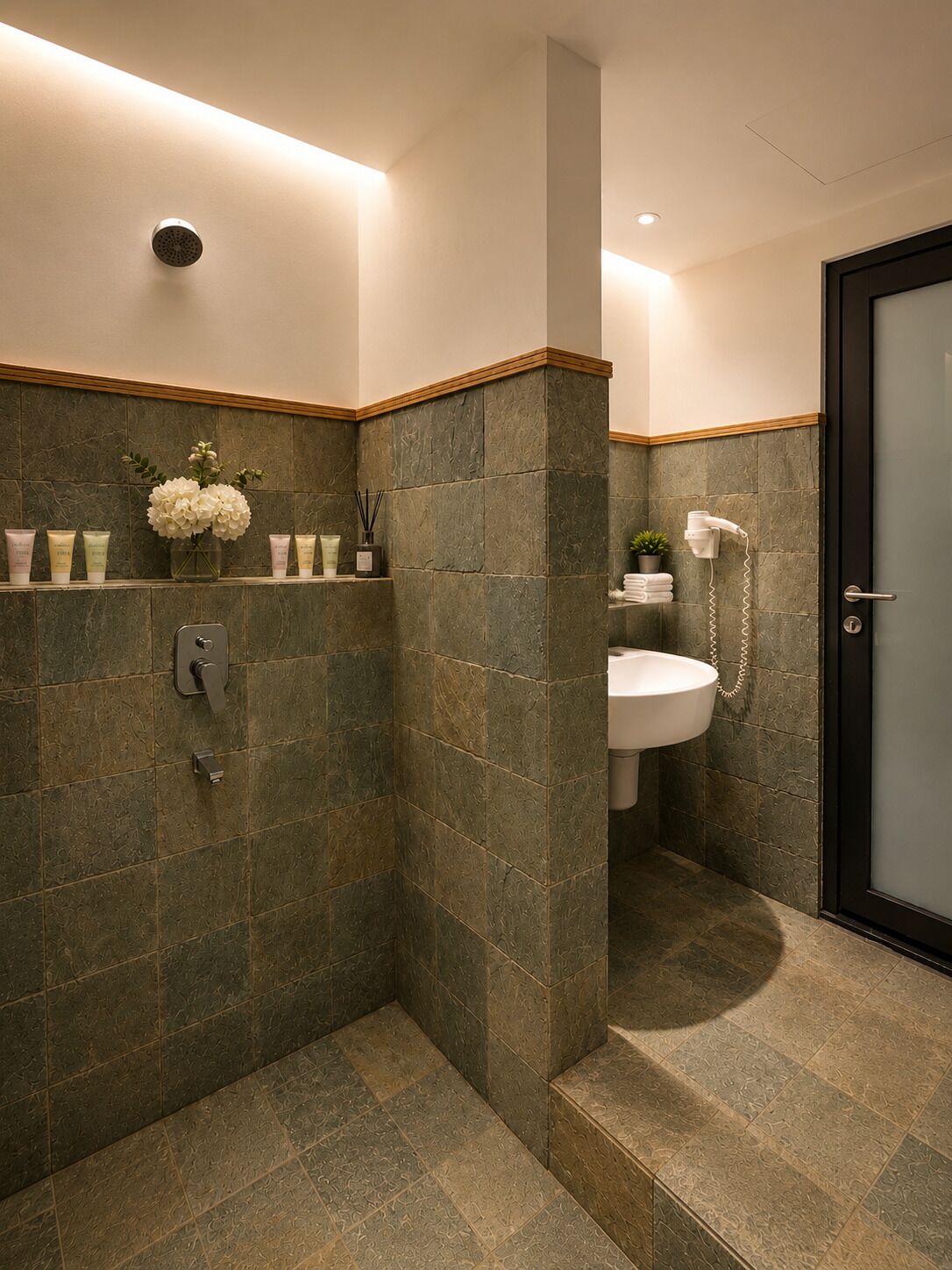 Premium Double Room, 1 King Bed, City View | Bathroom | Shower, rainfall showerhead, free toiletries, hair dryer