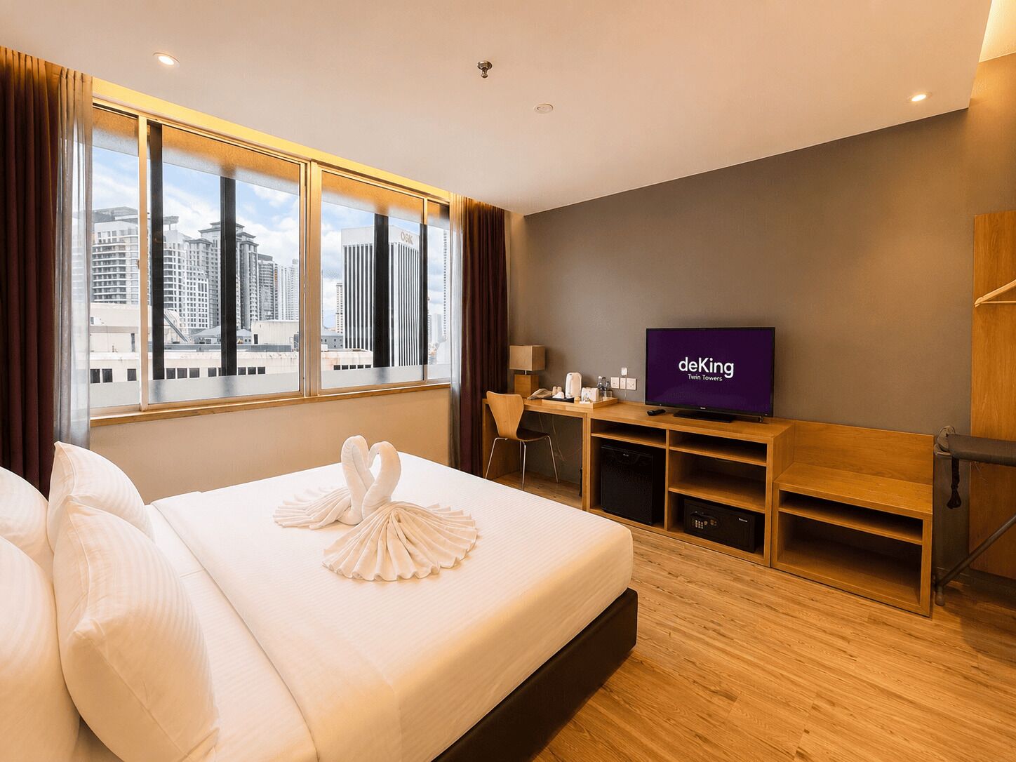 Superior-Doppelzimmer (King, City View) | Minibar, Zimmersafe, Schreibtisch, laptopgeeigneter Arbeitsplatz