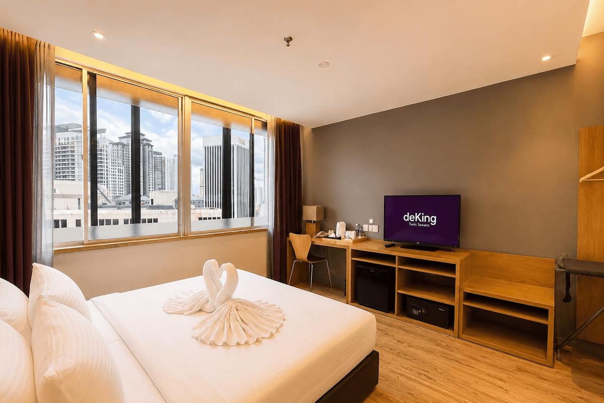 Superior King - City View | Minibar, in-room safe, desk, laptop workspace