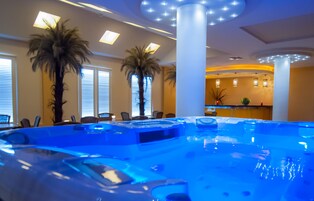 Hidroterapia, aromaterapia, reflexología, 6 salas de tratamiento