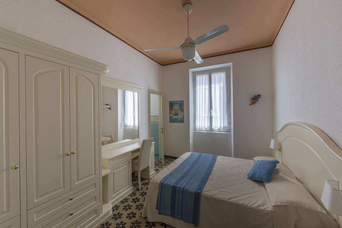 Double Room, Partial Sea View (pacchetto spiaggia) | Premium bedding, down duvets, desk, free WiFi