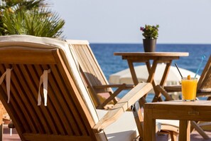 Outdoor dining - Hotel Riviera Miramare (Finale Ligure)