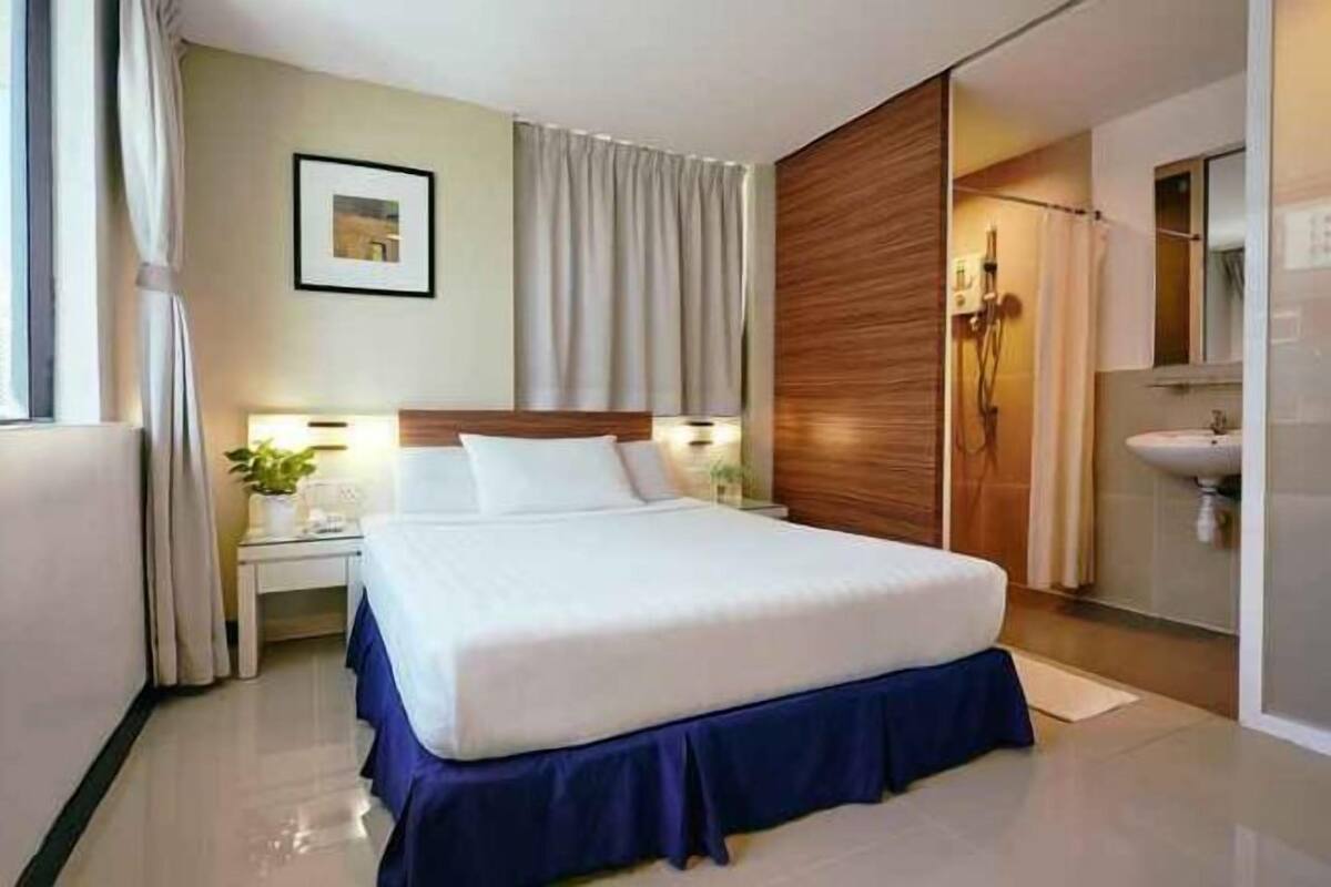 In-room safe, desk, free WiFi, bed sheets