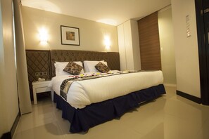 In-room safe, desk, free WiFi, bed sheets - Mangga Boutique Hotel (Seri Kembangan)