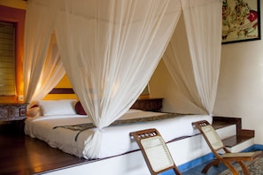 Sea View | 1 bedroom, Egyptian cotton sheets, premium bedding, soundproofing - Over The Hill (Neyyattinkara)