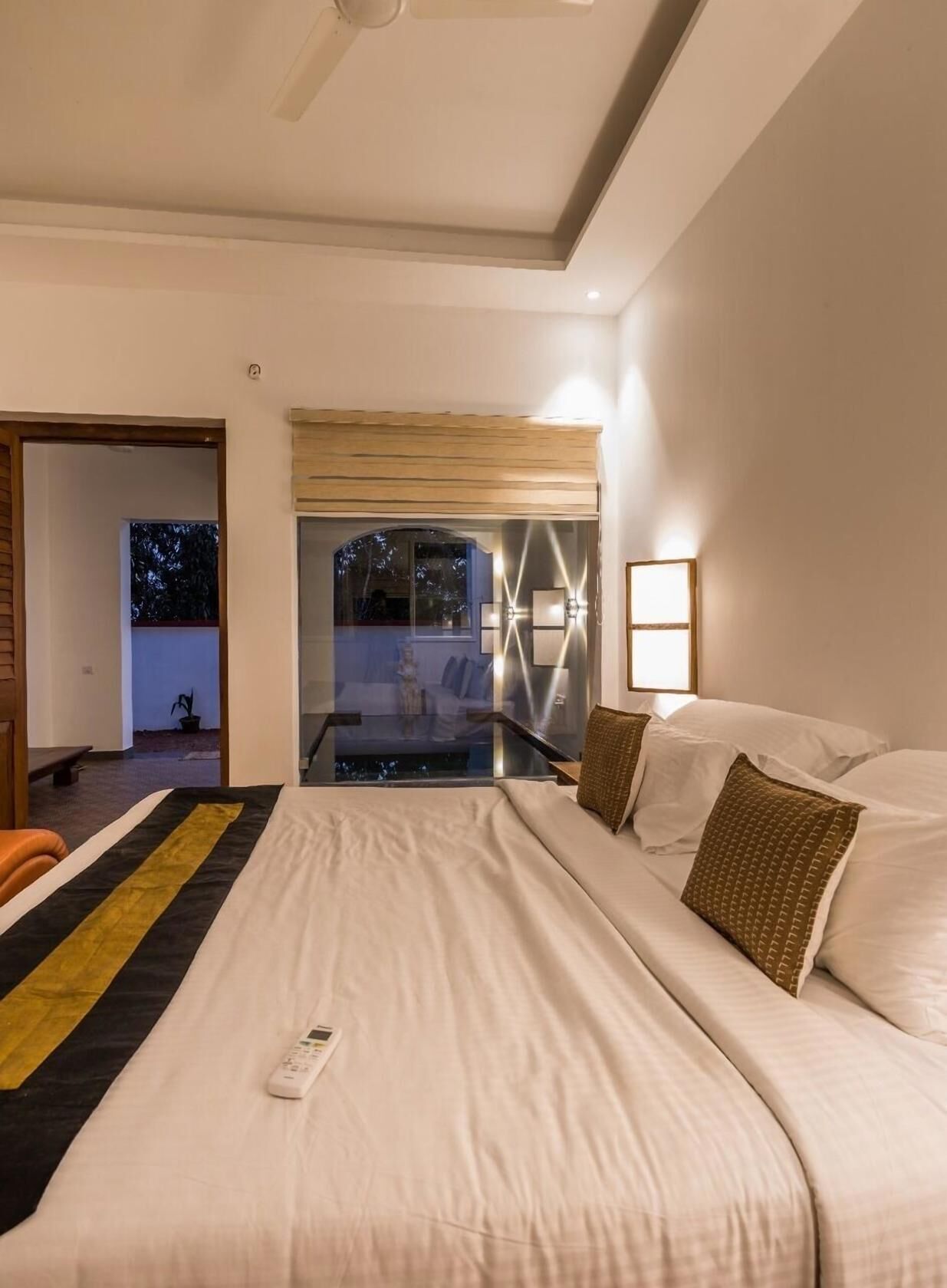 1 bedroom, Egyptian cotton sheets, premium bedding, soundproofing