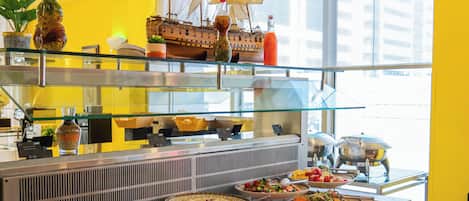 2 Restaurants, Frühstück, Mittagessen, Abendessen, internationale Küche