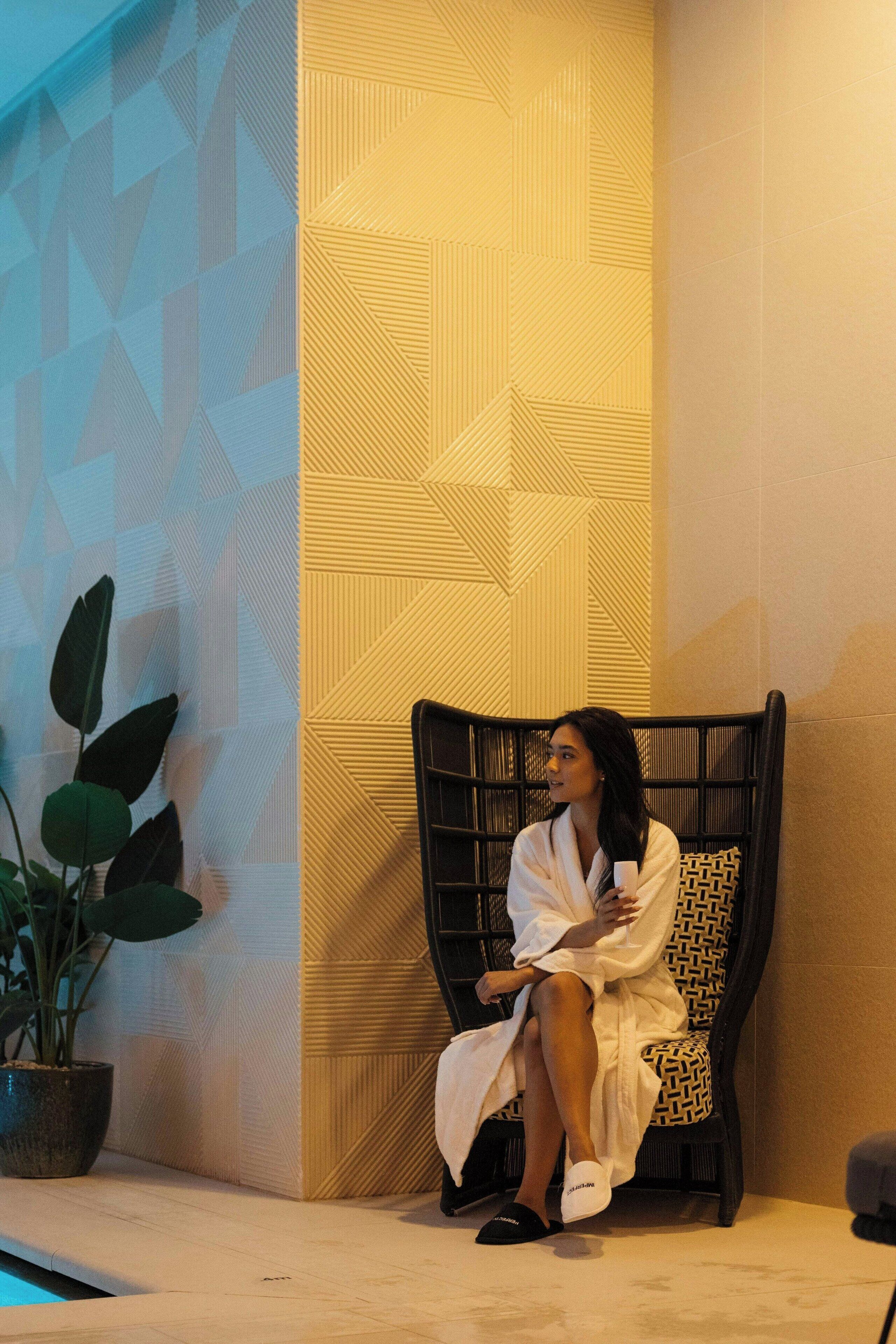 sauna, hot tub, steam room, body treatments, hot stone massages