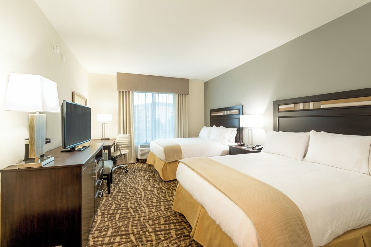 Standard Room, 2 Queen Beds, Accessible (Communications) | Desk, laptop workspace, blackout curtains, soundproofing