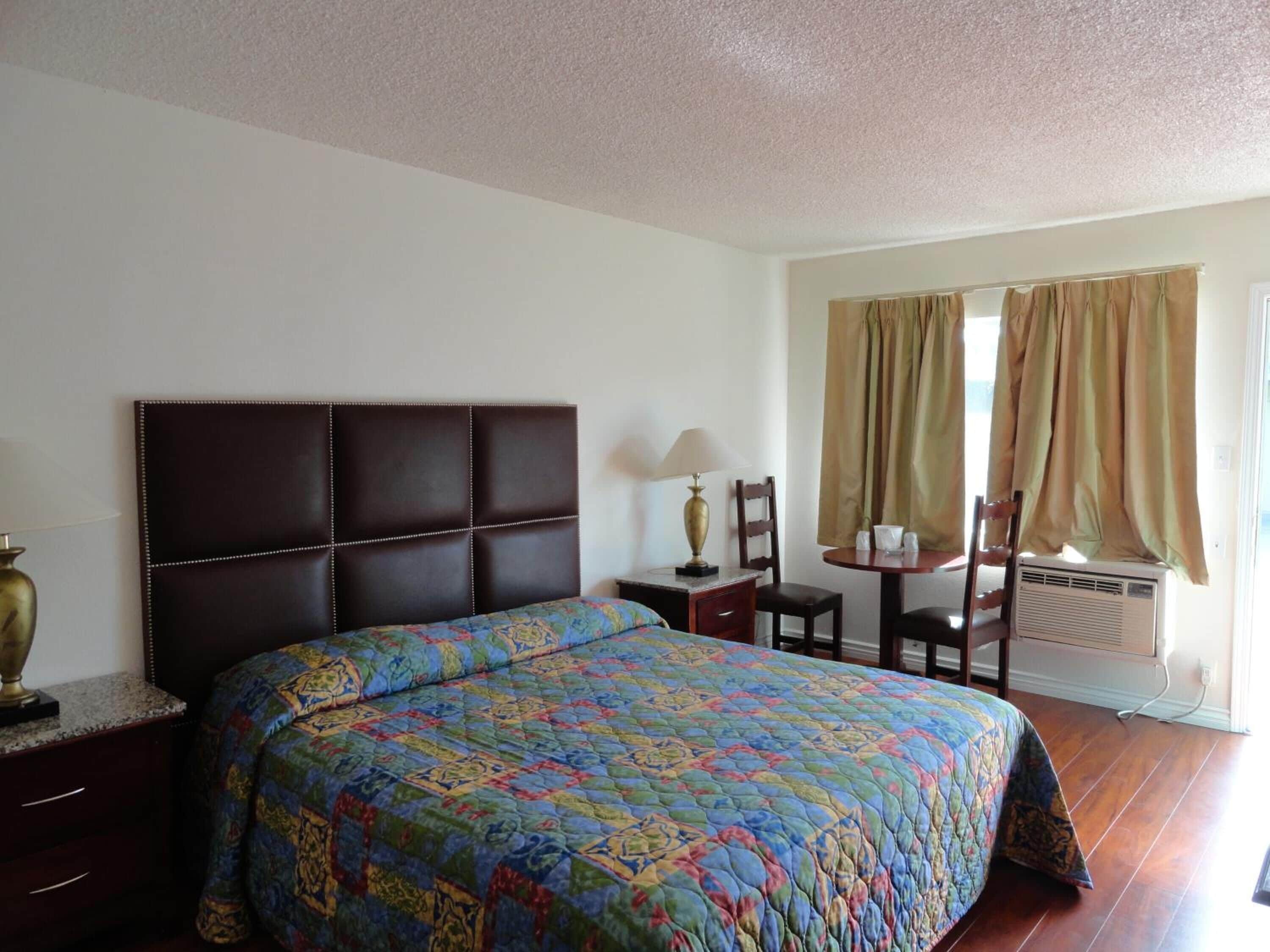 Bügeleisen/Bügelbrett, kostenloses WLAN, Bettwäsche