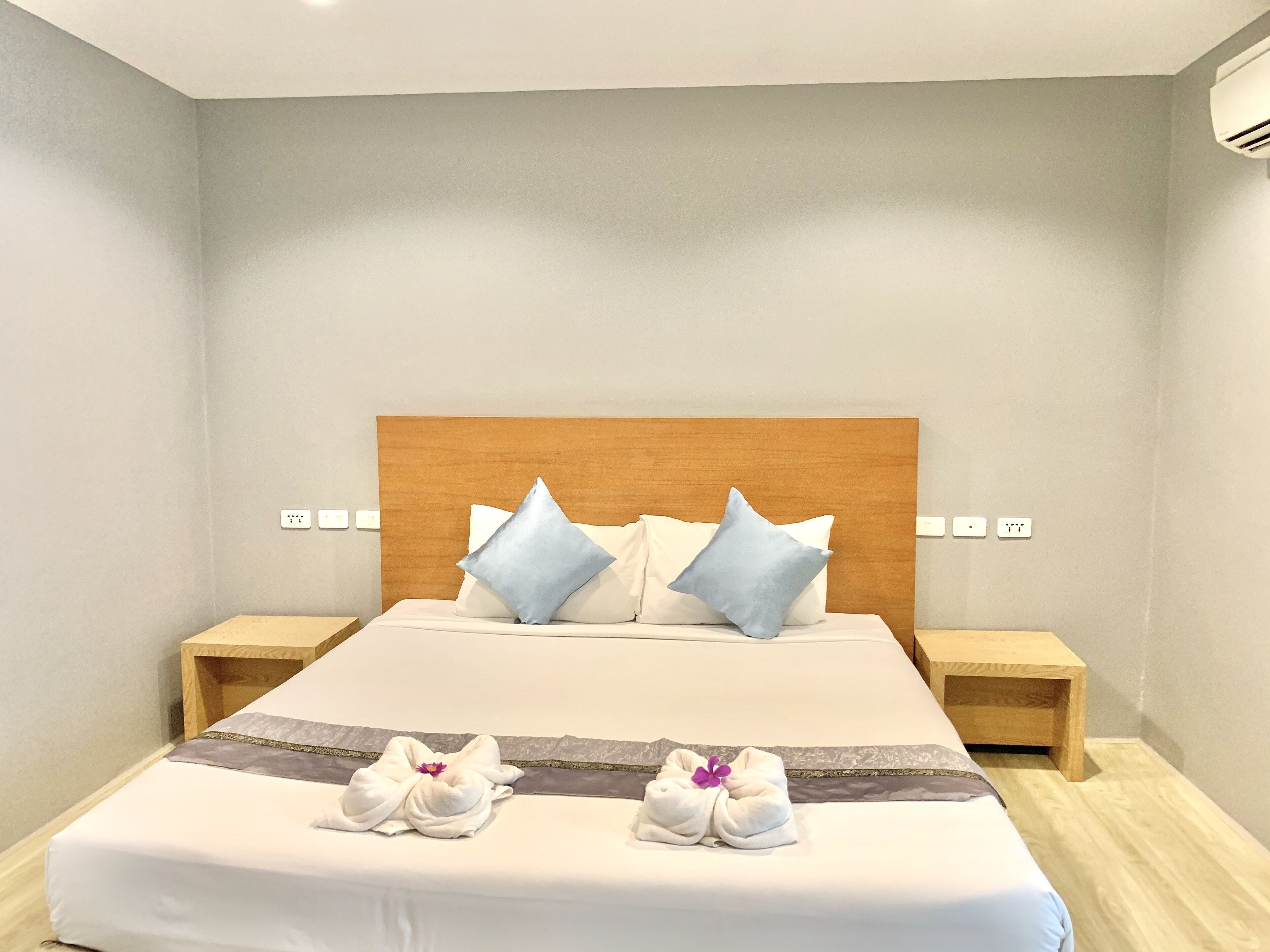 Photo - Behind The Scene Hotel Club @ Samui