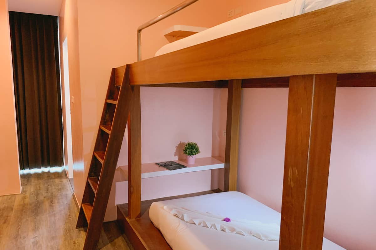 Buddys Twin Room | Pengeskab på værelset, mørklægningsgardiner, sengetøj