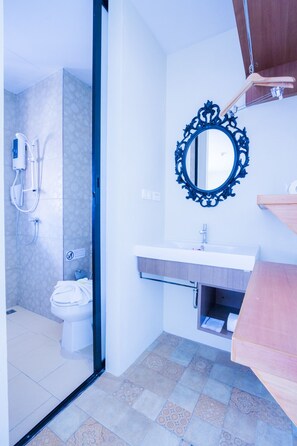 Shower, free toiletries, hair dryer, towels - OYO 75324 At samui boutique hotel (Koh Samui)