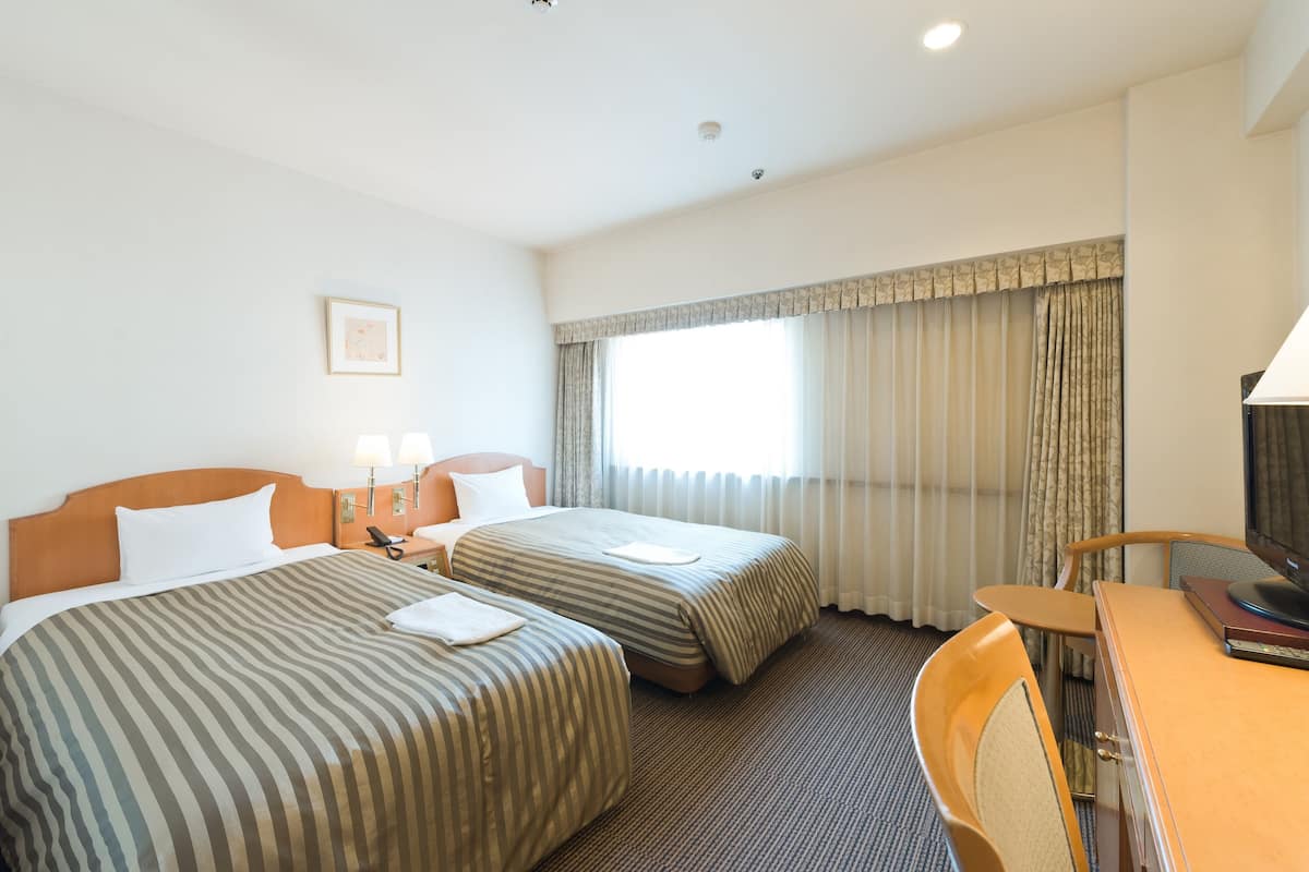 In-room safe, free WiFi