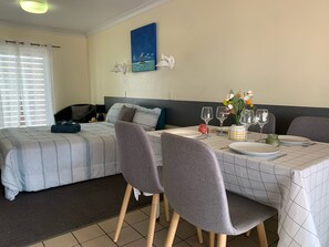 家庭房 | 办公桌、笔记本电脑工作区、熨斗/熨衣板、免费 WiFi