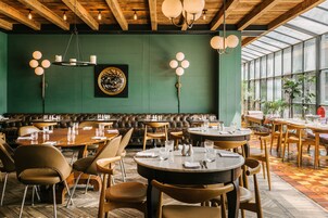 5 restaurants, breakfast, lunch, dinner served; Modern European cuisine