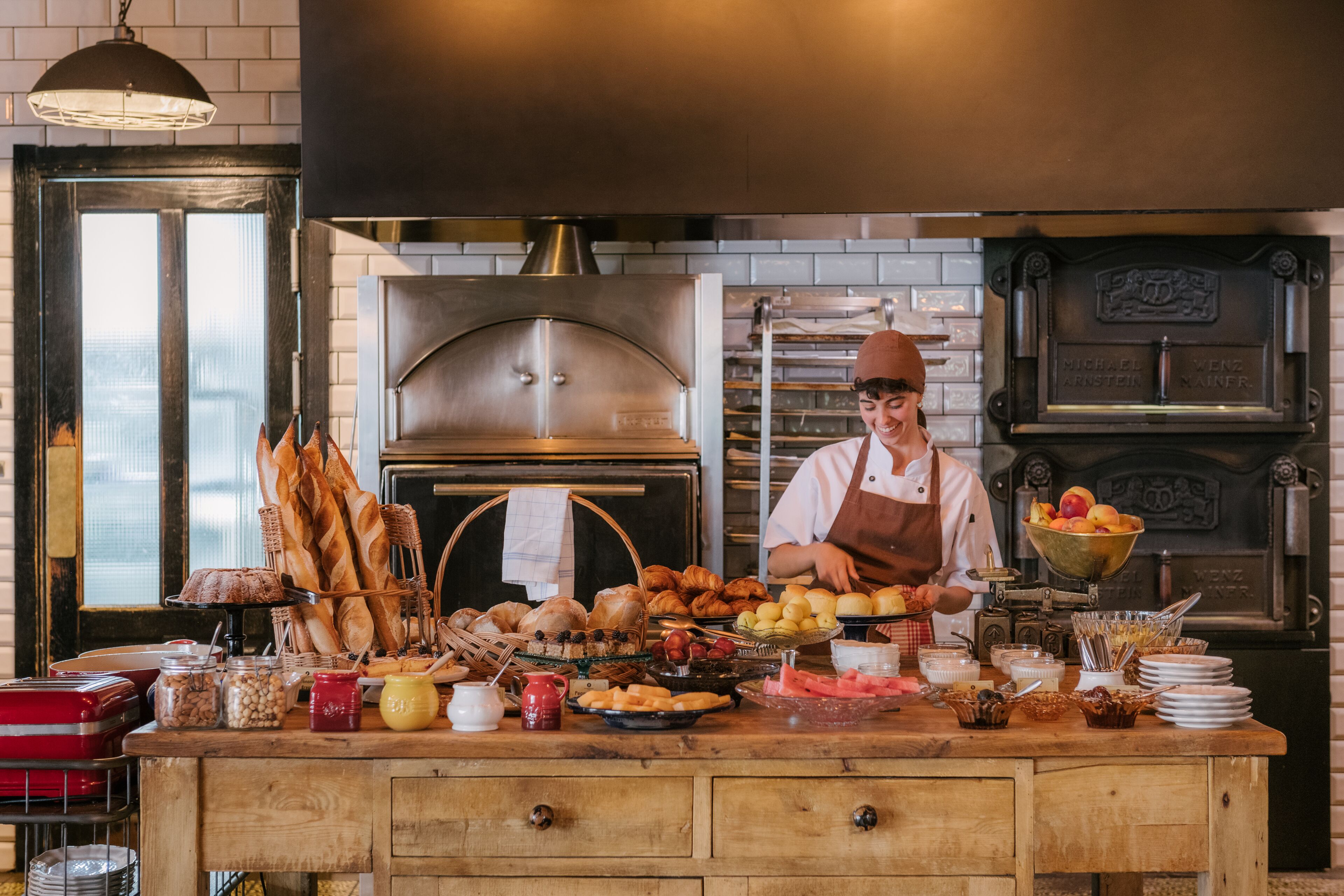 5 restaurants, breakfast, lunch, dinner served; modern european cuisine