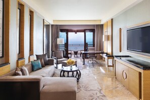 Club Suite, 1 Bedroom, Balcony | Pillowtop beds, minibar, in-room safe, desk