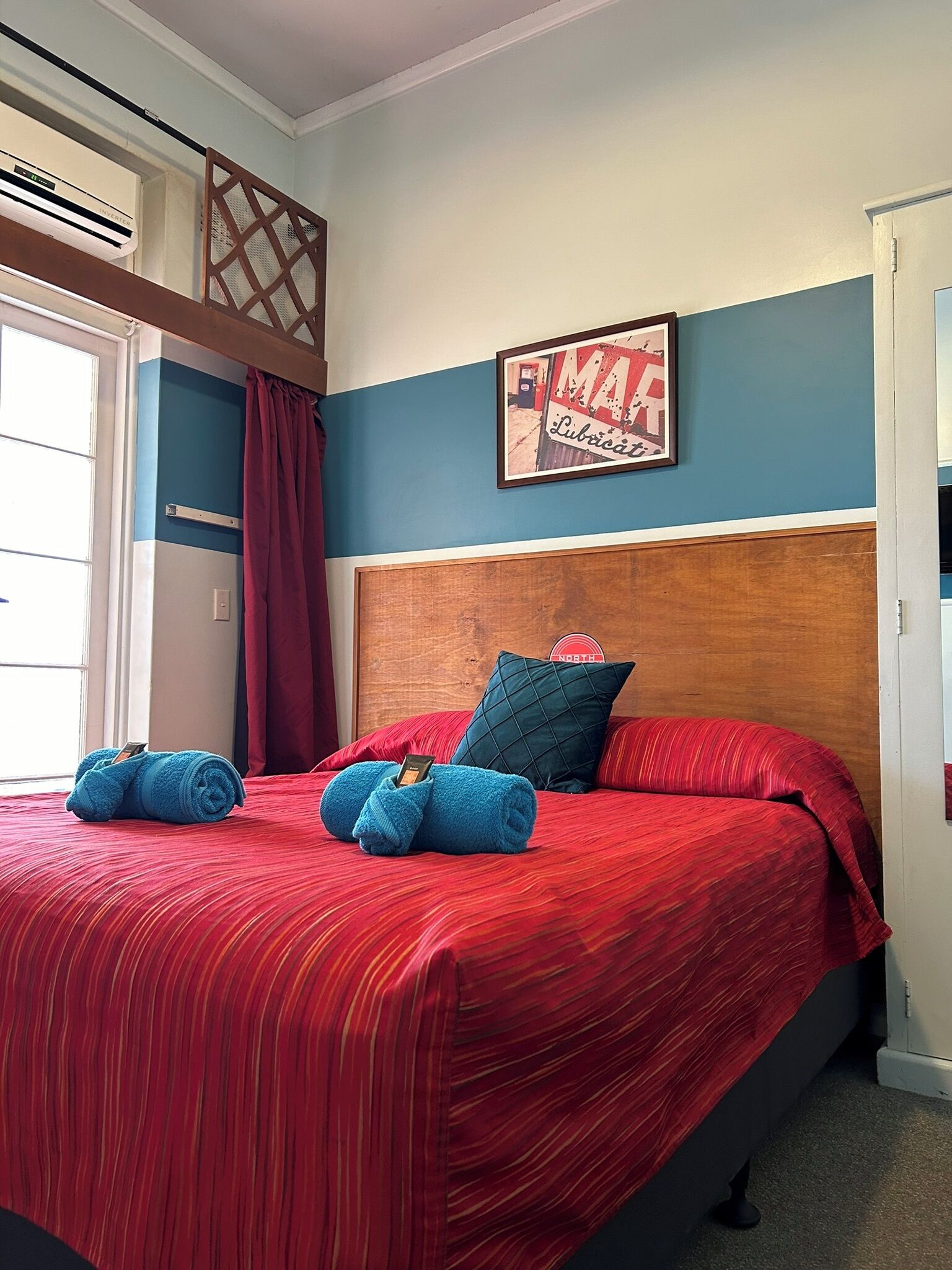 Habitación estándar, para no fumadores (Standard Queen Room) | Tabla de planchar con plancha, camas extra, wifi gratis y ropa de cama 