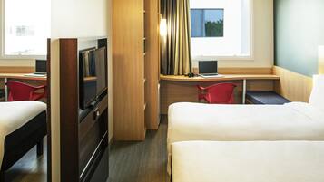 Standard Twin Room, 2 Twin Beds | In-room safe, desk, blackout drapes, soundproofing