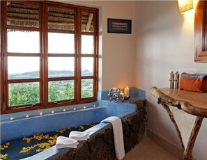 Deep soaking bathtub - The Sleeping Warrior (Gilgil)