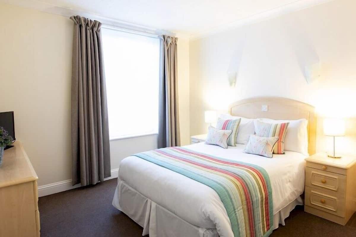 Two Bedroom Apartment | Premium bedding, in-room safe, laptop workspace, blackout drapes