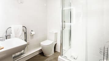 Studio Apartment | Bathroom