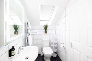 Two Bedroom Apartment (Sofa Bed) | Salle de bain