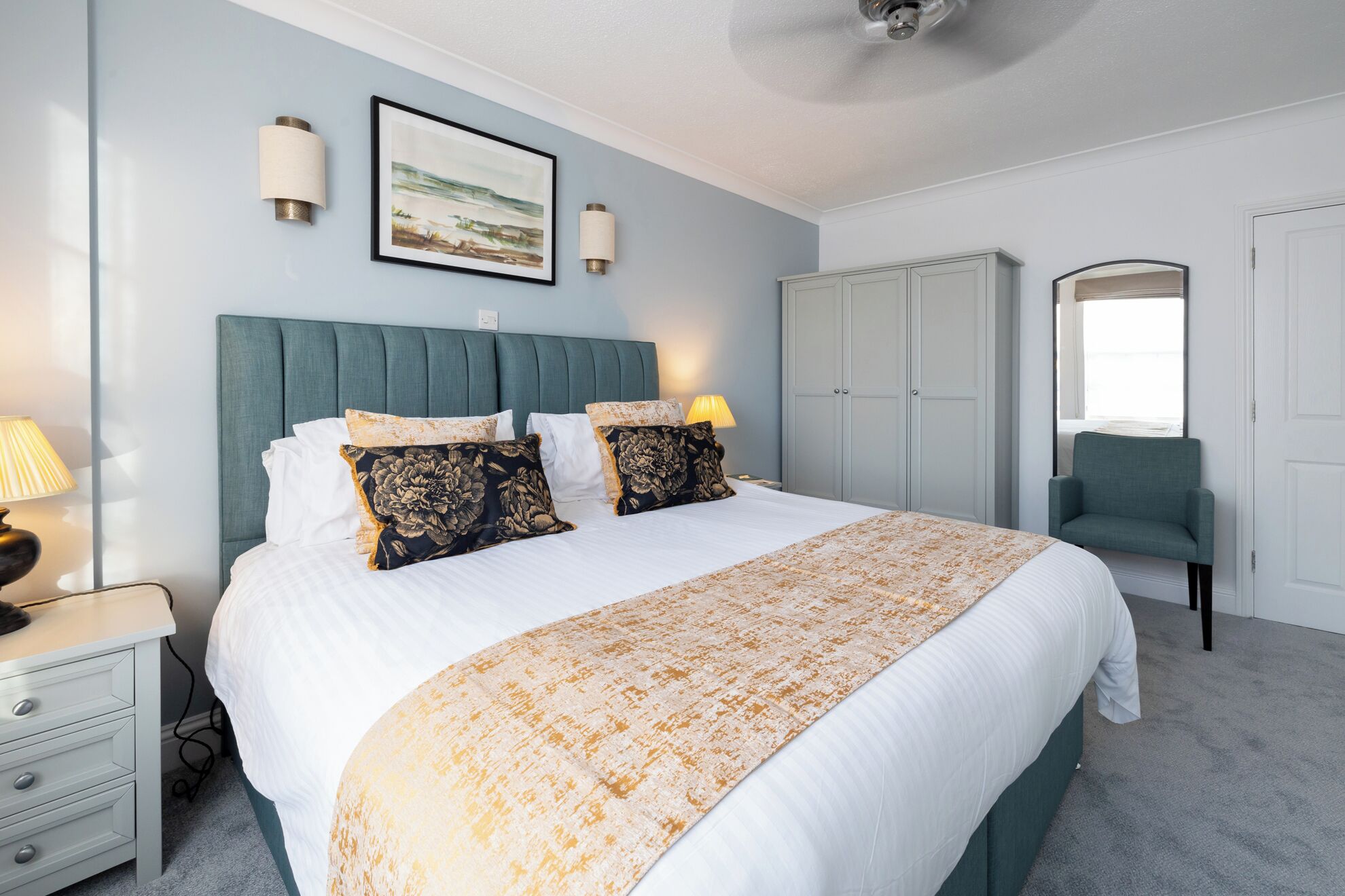 One Bedroom Apartment (with Sofa Bed)
