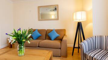 32-Zoll-Flachbildfernseher mit Satellitenempfang, Fernseher