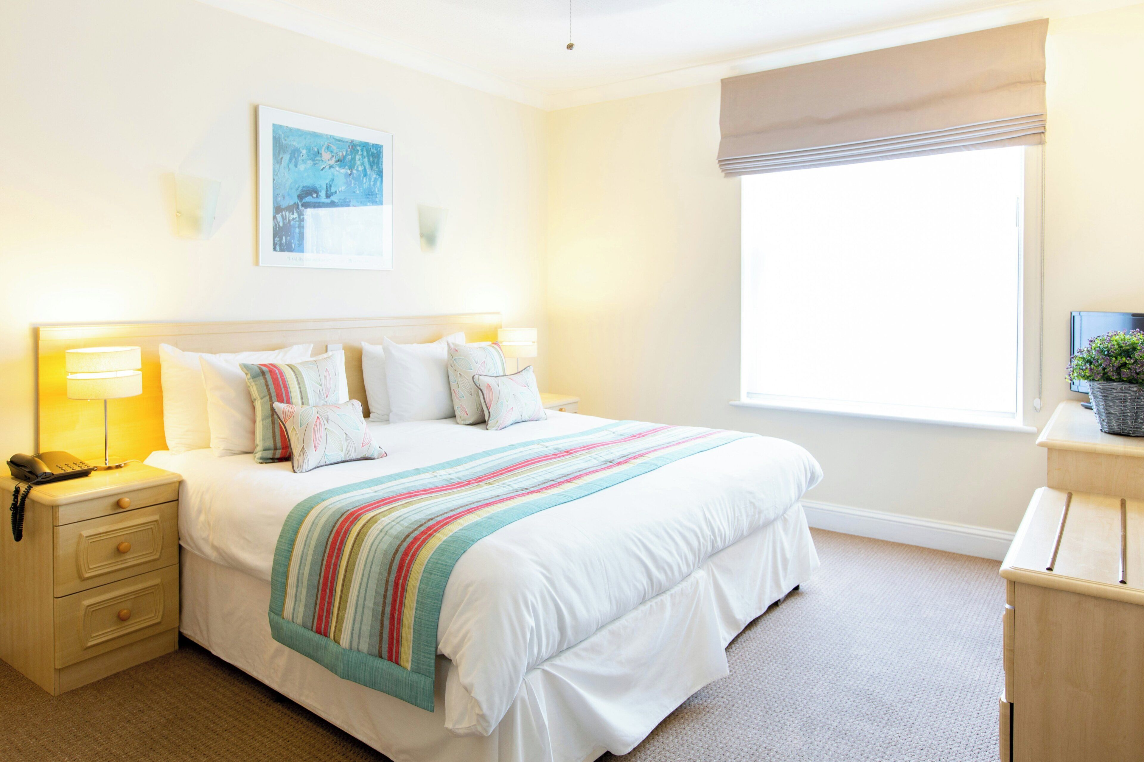 Premium bedding, in-room safe, laptop workspace, blackout drapes