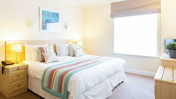 One Bedroom Apartment | Premium bedding, in-room safe, laptop workspace, blackout drapes