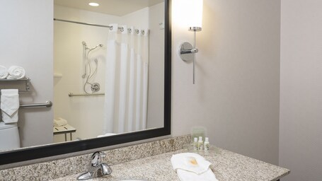 Holiday Inn Indianapolis Airport, an IHG Hotel - Image 10