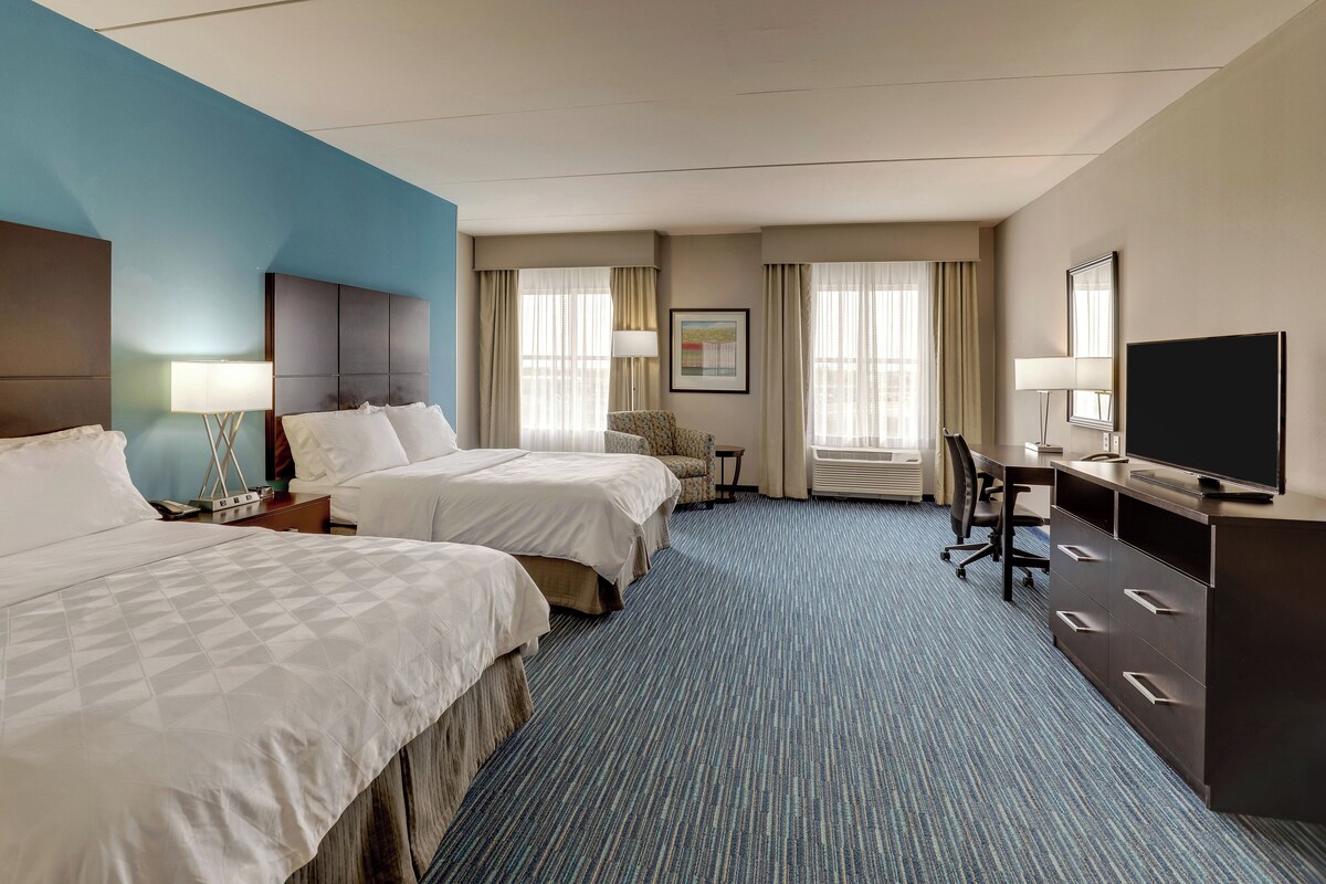 Standard Room, 2 Queen Beds, Accessible (Mobility, Accessible Tub) | 1 bedroom, in-room safe, desk, laptop workspace