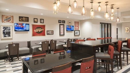 Holiday Inn Indianapolis Airport, an IHG Hotel - Image 27