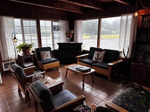 Coin salon dans le hall