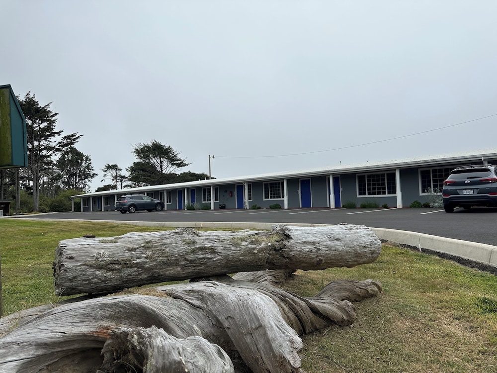 Deane’s Oceanfront Lodge by null