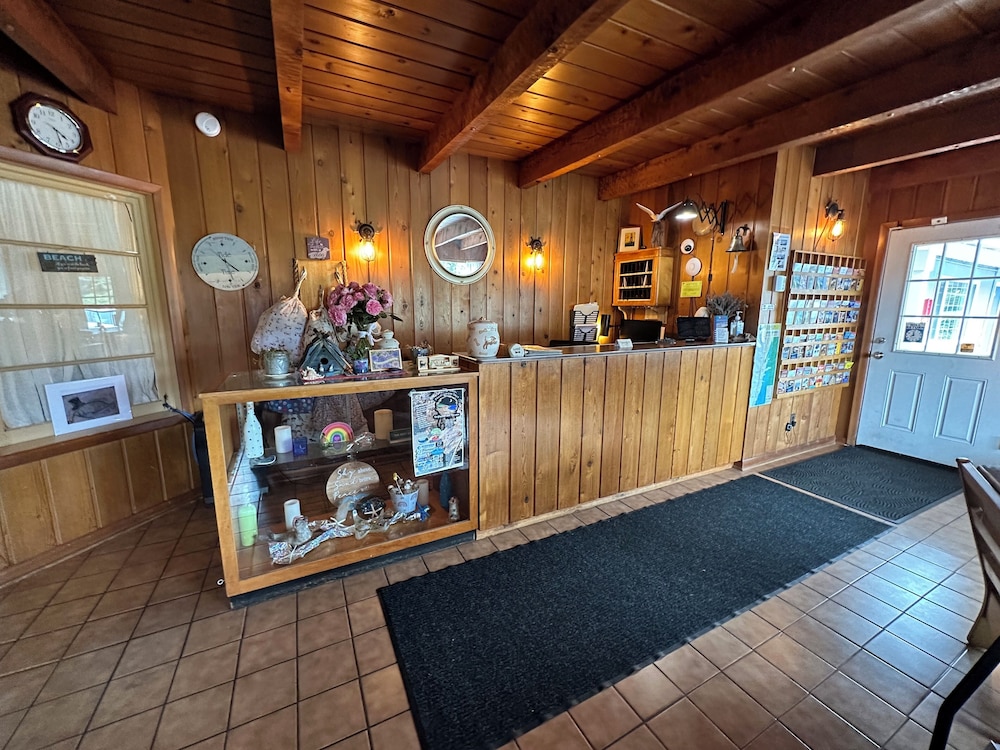 Deane’s Oceanfront Lodge by null