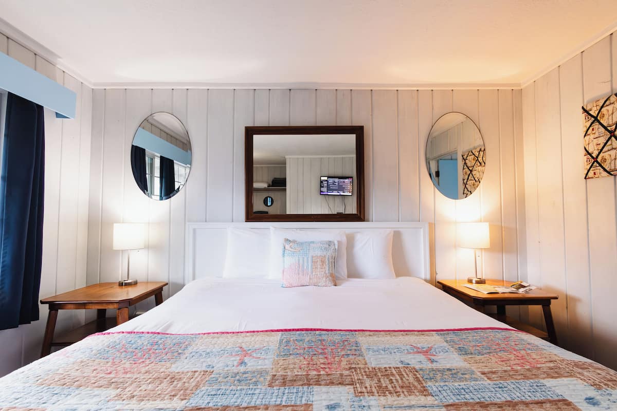 Suite, Multiple Beds, Ocean View | Premium bedding, free WiFi, bed sheets
